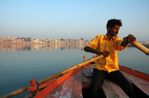 Ganges Boatman: Varanasi, Uttar Pradesh, India ’06